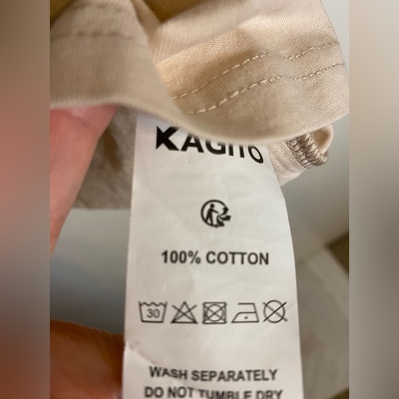 NWT Women’s Kagito "Hello” Cropped Beige T-Shirt Size Large - Picture 4 of 5